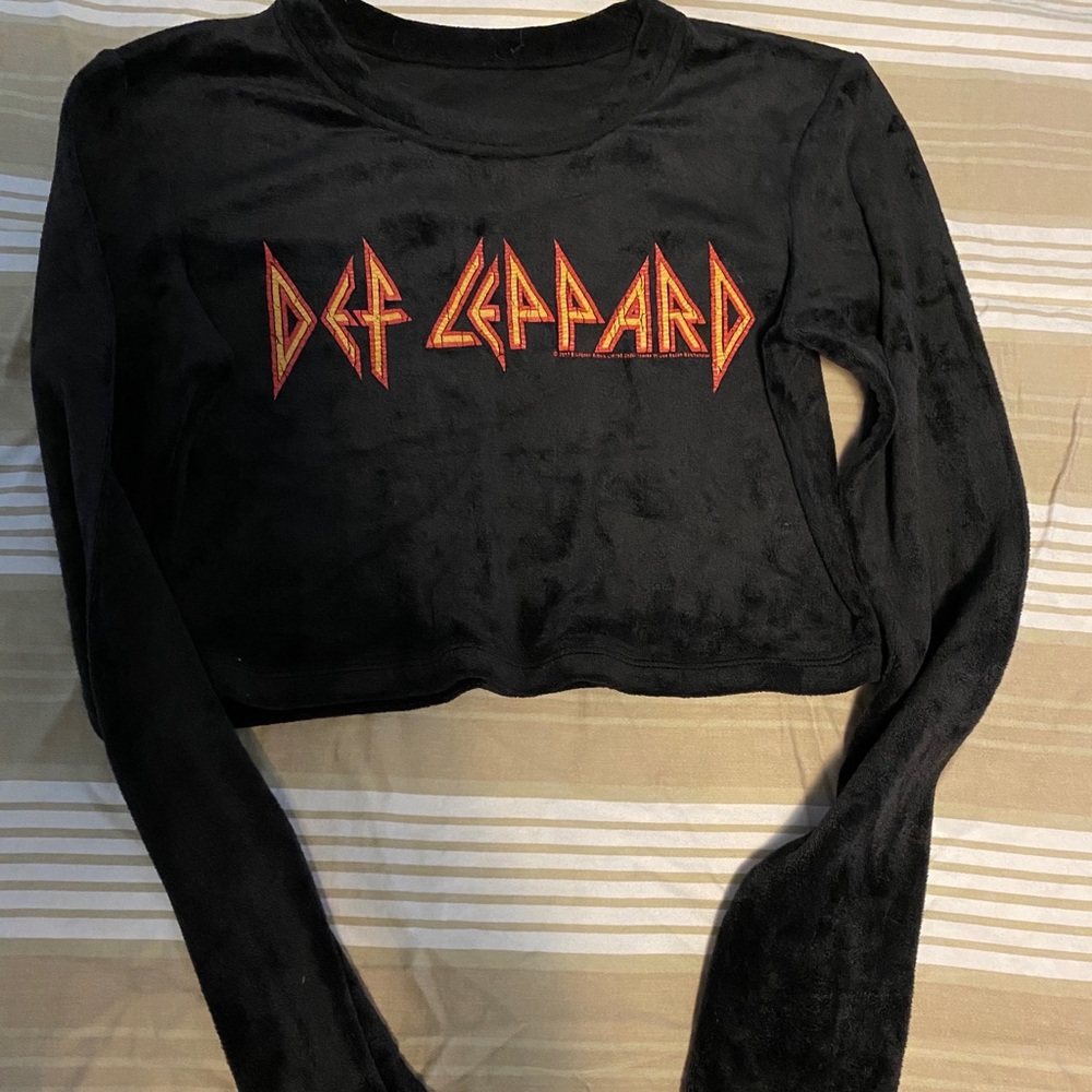 Black crop top
